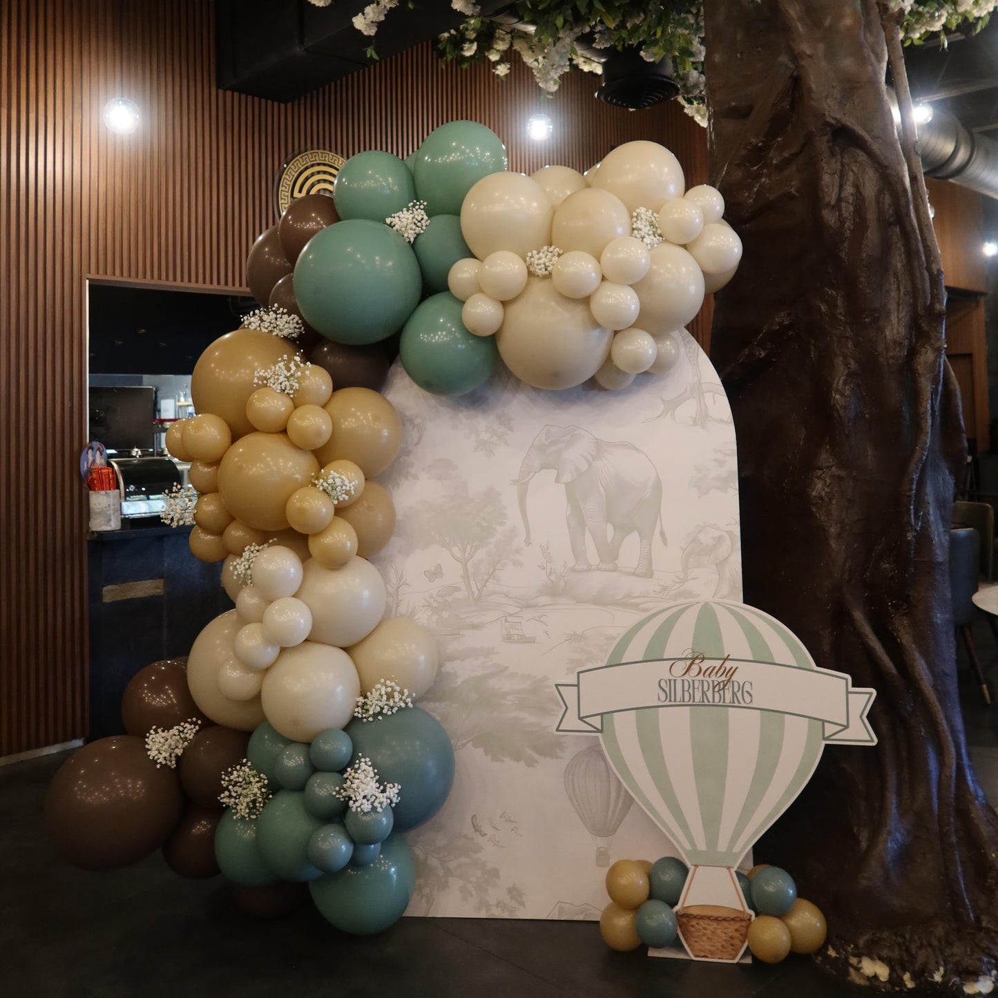 Arch panel backdrop with garland Rental
