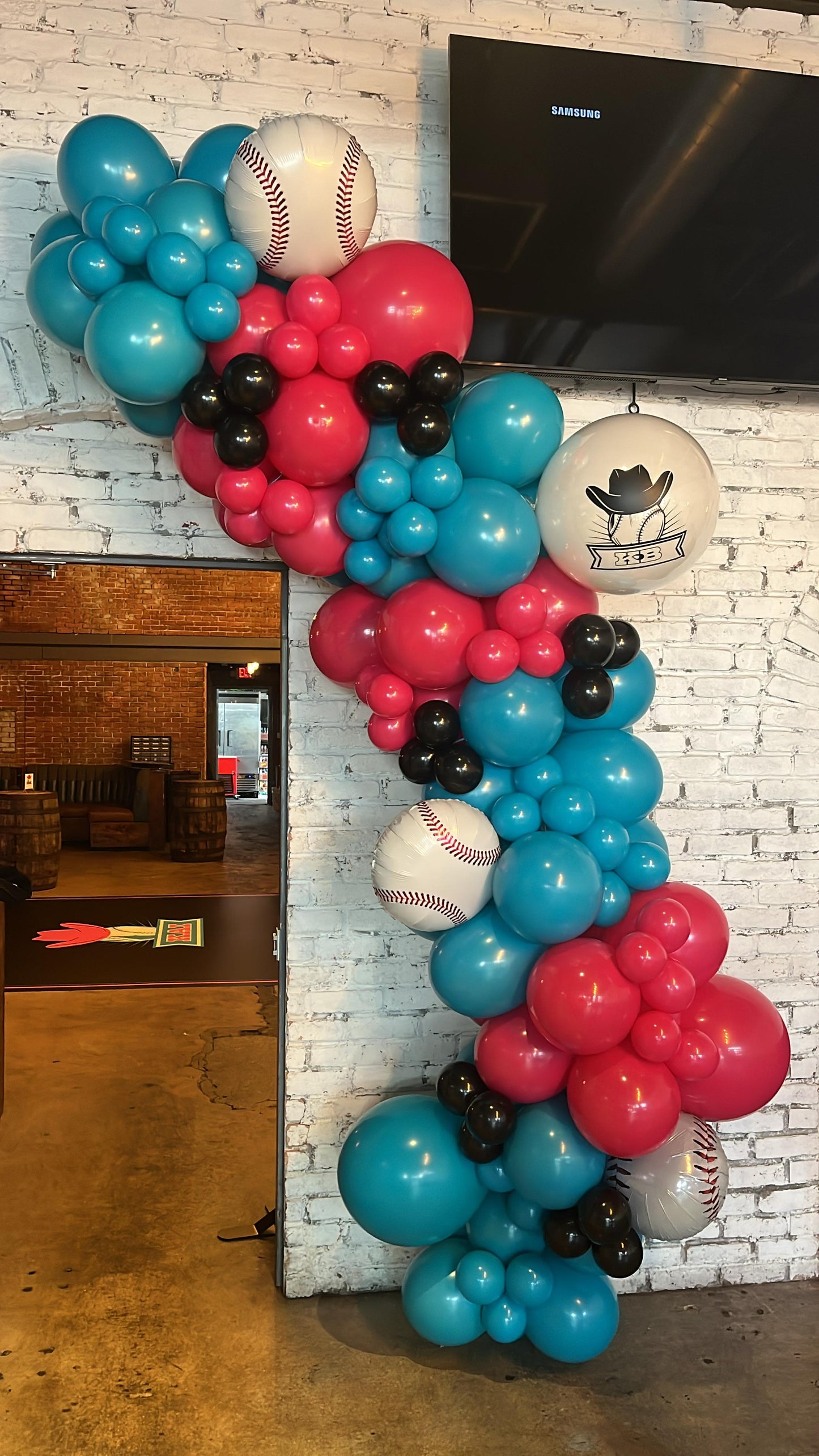 Grab & Go balloon garland