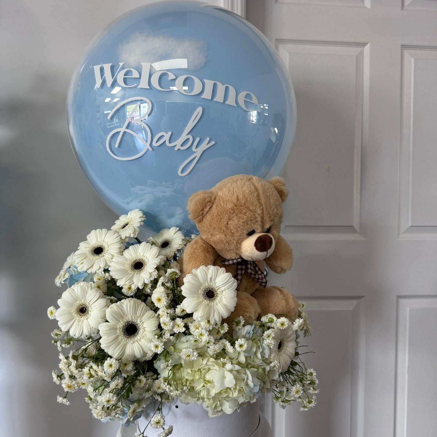 Welcome baby flower box