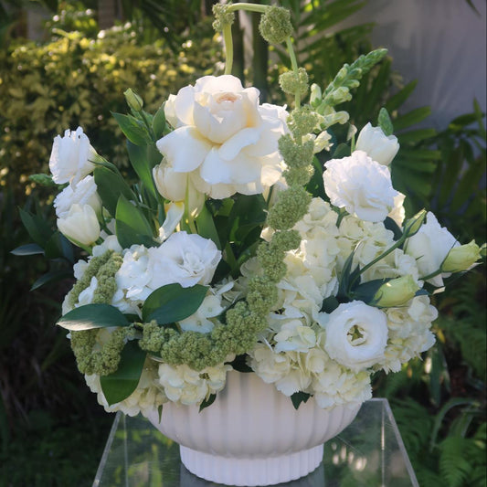 Amor Puro Flower Vase