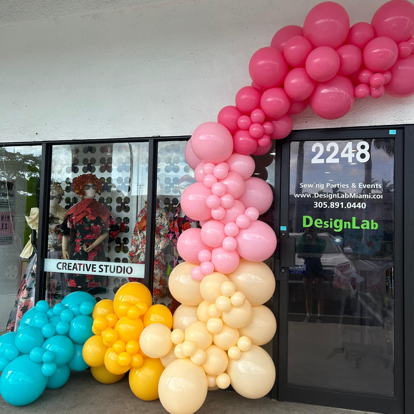 Grab & Go balloon garland