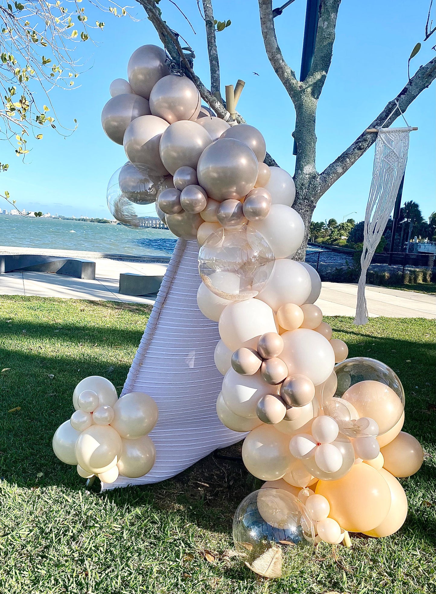 Grab & Go balloon garland