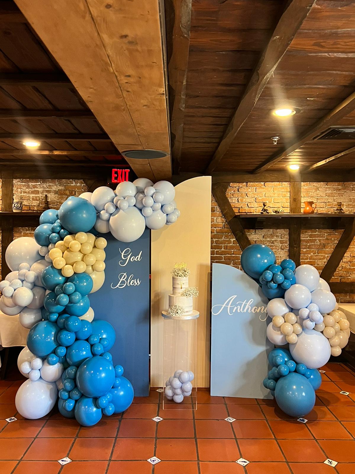 Backdrop and pedestals rental