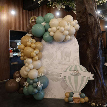 Arch panel backdrop with garland Rental