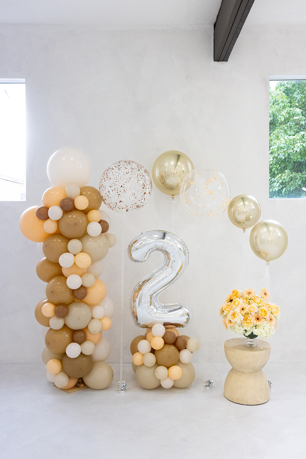 balloon garland, balloon column, balloon number, flowers, gold, golden