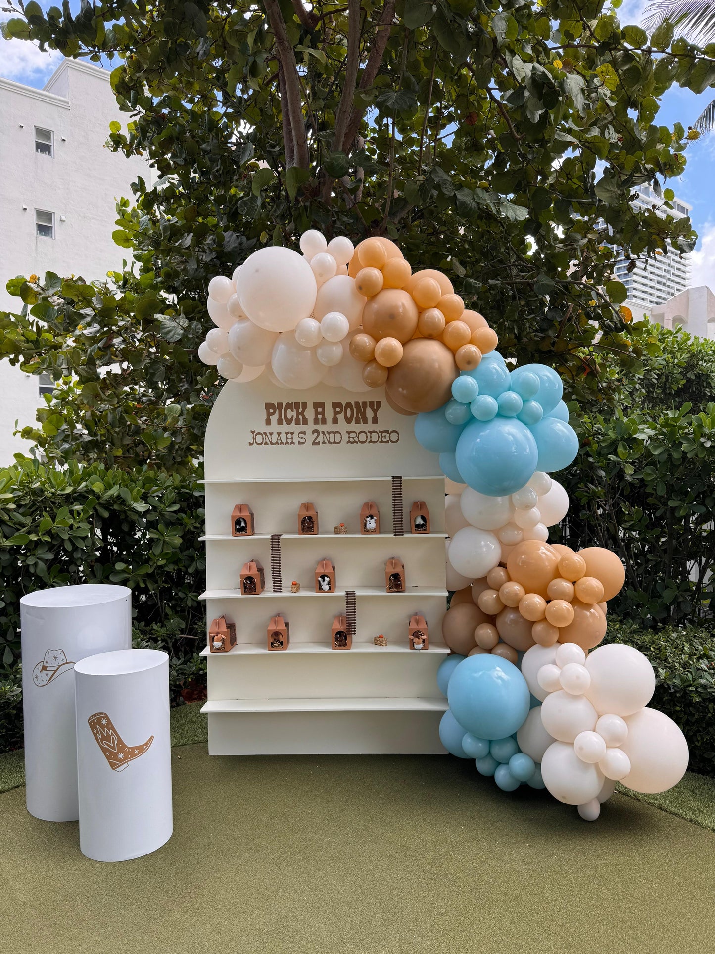 Arch Backdrop With Shelves Rental