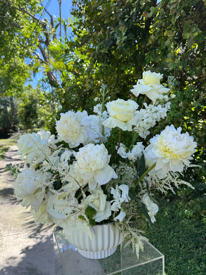 Amor Puro Flower Vase