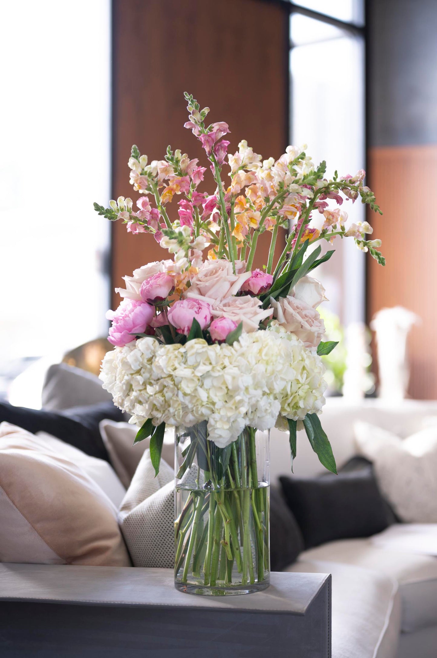 Fresh flowers arrangement